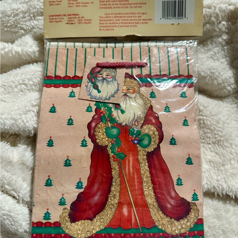 Ashley Taylor Christmas 5 Piece Gift Set Kitchen Towel Pot Holder Magnet Gift Ba